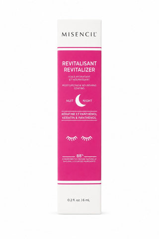 Revitalisant Misencil pour extensions de cils et cils naturels, soin nuit hydratant avec kératine et panthénol, boîte rose et blanche sur fond blanc.